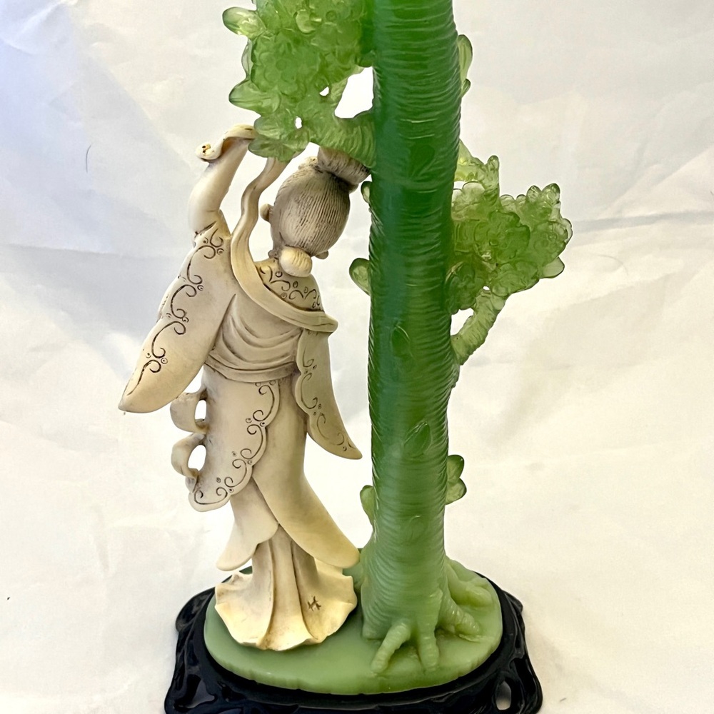 Resin Jade & Ivory-like Geisha Statue with Tree, On Base, Vintage EUC - Picture 5 of 12